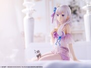 B賞の「エミリア フィギュア」。