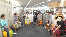 嵐と尾田栄一郎。（提供：フジテレビ）