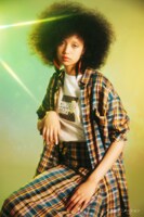 「ボックスロゴTシャツ」着用イメージ