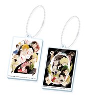 「プレミアム特典付前売券」のアクリルキーホルダー。