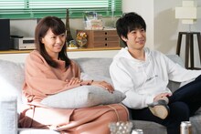 左から榮倉奈々演じる平沢香、渡辺大知演じる平沢ゆう。