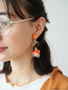 「おジャ魔女どれみ フリルイヤリング/ピアス」はづきモデル使用イメージ。