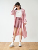 「おジャ魔女どれみ フーディーロングガウン」どれみモデル着用イメージ。