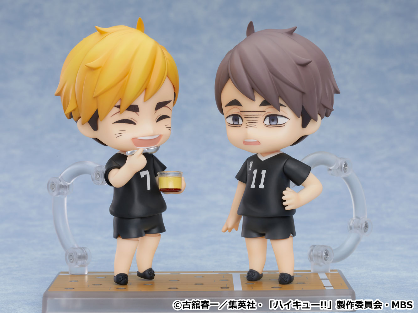 別売りの「ねんどろいど 宮侑」（左）と「ねんどろいど 宮治」