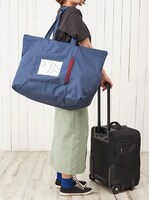 キャリーオントラベルバッグの使用イメージ。