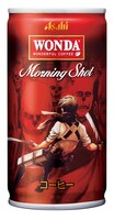 「進撃の巨人」と缶コーヒー「ワンダ モーニングショット」の限定缶。