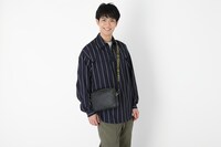 中野一花モデルのバッグ使用イメージ。