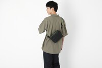 中野四葉モデルのバッグの使用イメージ。