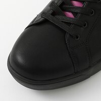 中野二乃モデルのシューズ。