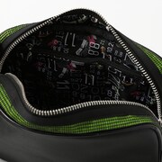 中野四葉モデルのバッグ。