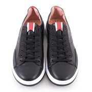 友枝中学校モデルのシューズ。