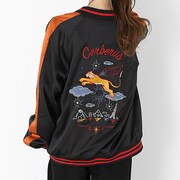 ケルベロスモデルのアウターの着用イメージ。