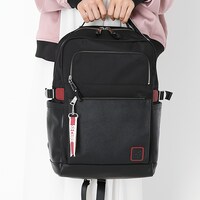 友枝中学校モデルのバッグの使用イメージ。