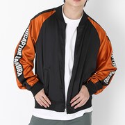 ケルベロスモデルのアウターの着用イメージ。