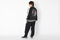 木之本桜モデルのアウターの着用イメージ。