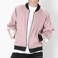 木之本桜モデルのアウターの着用イメージ。