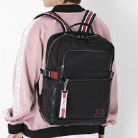 友枝中学校モデルのバッグの使用イメージ。