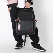 友枝中学校モデルのバッグの使用イメージ。