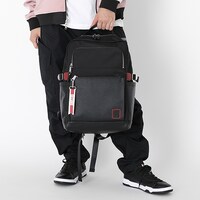 友枝中学校モデルのバッグの使用イメージ。