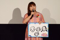 ラクガキを披露するりんごちゃん。