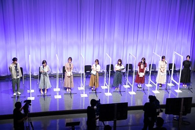 「ストライク・ザ・ブラッド 恩莱祭-ONLINE FES-」より、アフレコ再現コーナーの様子。