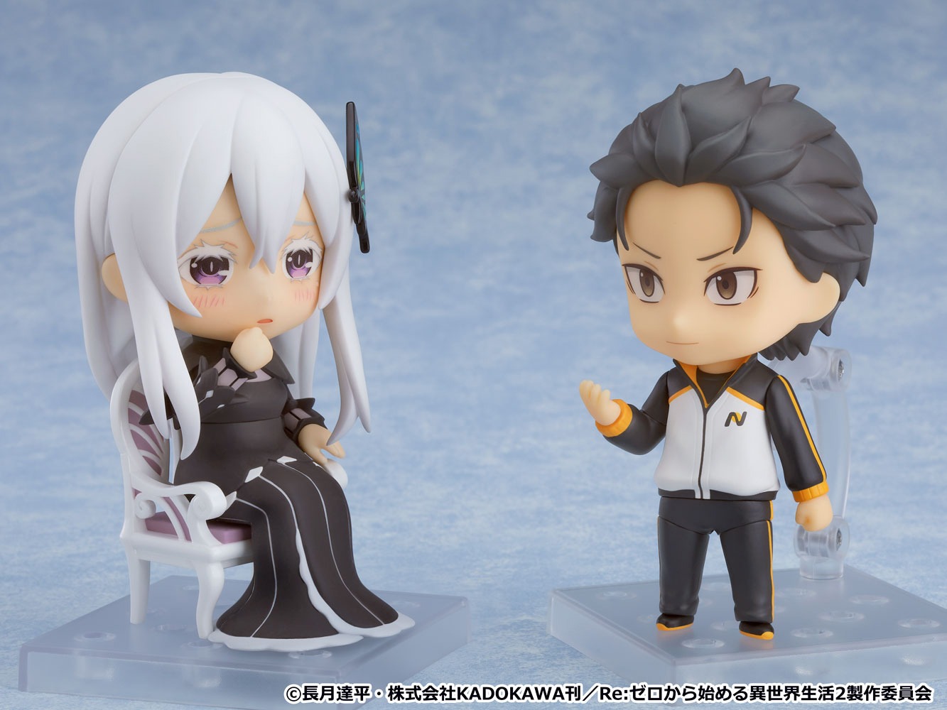 「ねんどろいど エキドナ」と別売りの「ねんどろいど ナツキ・スバル」を並べて茶会シーンを再現した様子。