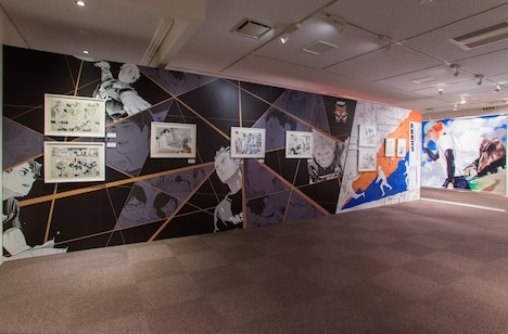 「挑戦者たち」の展示コーナー。(c)古舘春一/集英社