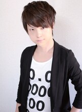 三日月・オーガス役の河西健吾。