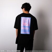 レムのTシャツの着用イメージ。