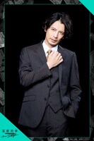 窪寺昭扮する坂守信雄。