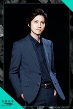 山本一慶扮する守山秋文。