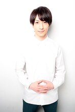 蔵馬役の鈴木拡樹。