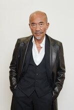 竹中直人扮する江口菊次郎。