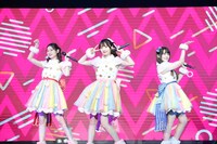 左から太陽ペッパー役の山下七海、真中のん役の田中美海、月川ちり役の大森日雅。