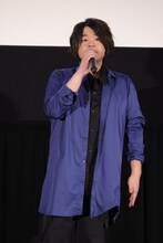 知花実央役の松岡禎丞。