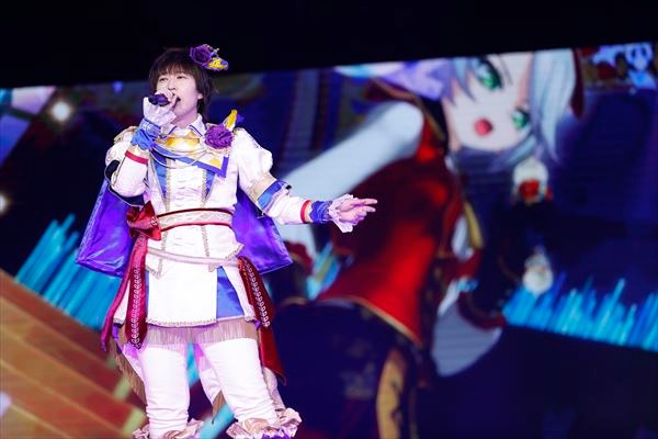 紫京院ひびき役の斎賀みつき。