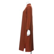 中国モデルのワンピース。