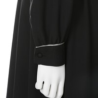 日本モデルのワンピース。