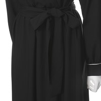 日本モデルのワンピース。