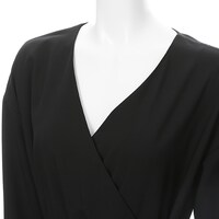 日本モデルのワンピース。