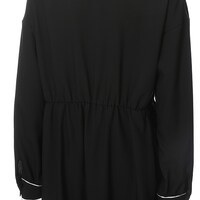 日本モデルのワンピース。