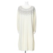 ロシアモデルのワンピース。