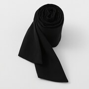 日本モデルのワンピース。