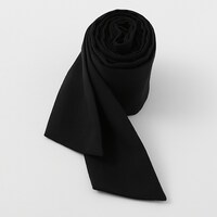 日本モデルのワンピース。