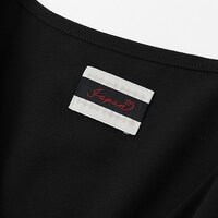 日本モデルのワンピース。