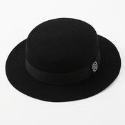 日本モデルの帽子。