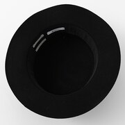 日本モデルの帽子。