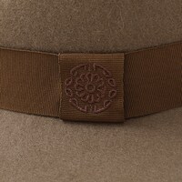 イタリアモデルの帽子。