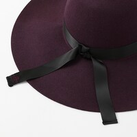 フランスモデルの帽子。