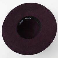 フランスモデルの帽子。